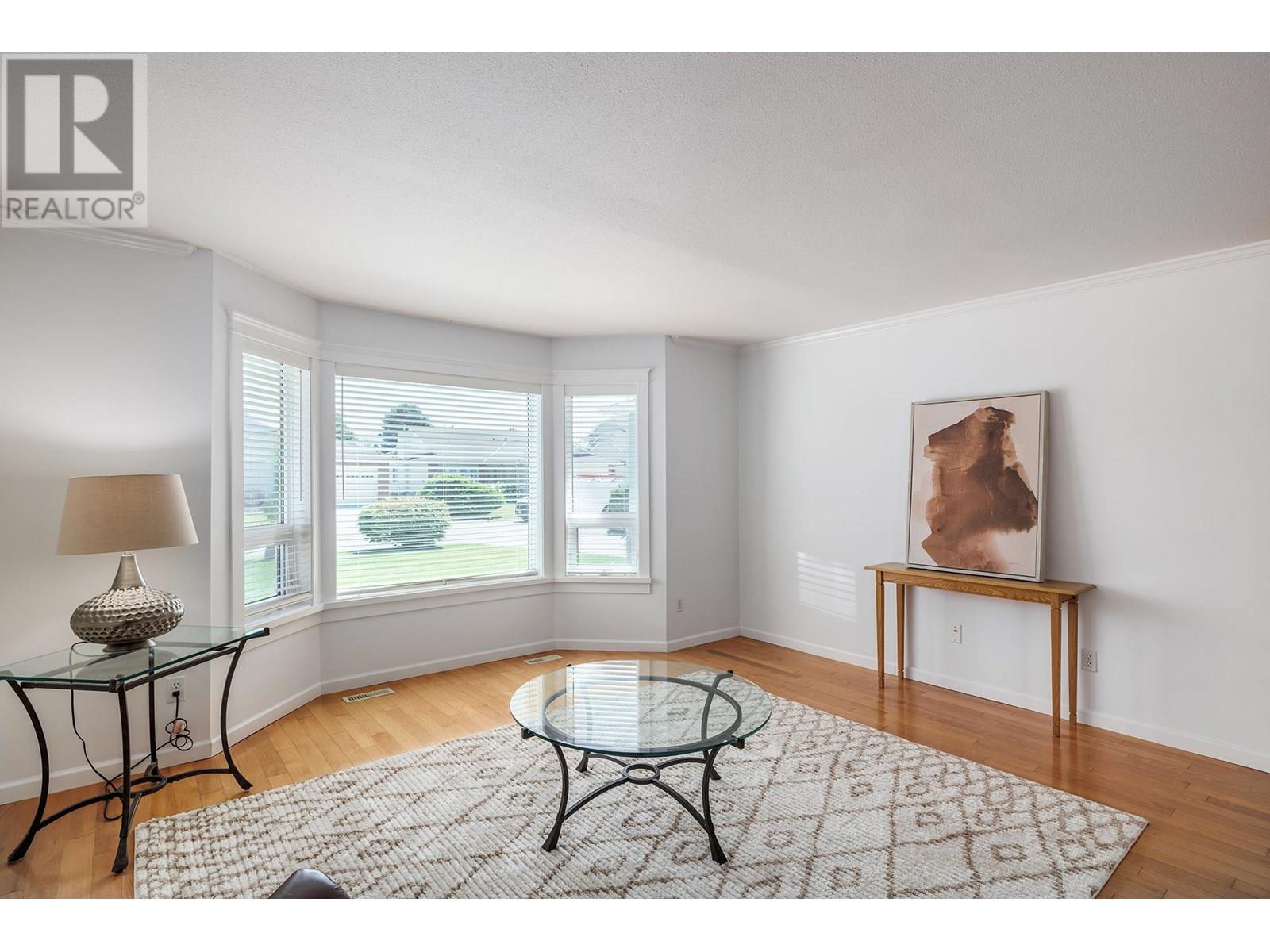 Photo 2 of 1470 Nelson Place, Kelowna BC