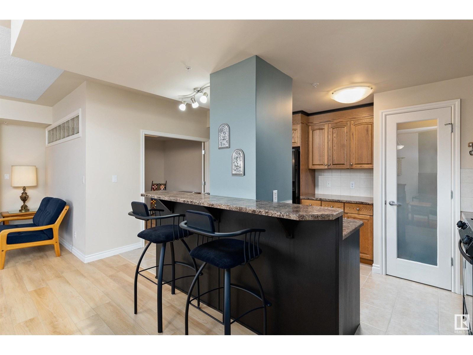 Photo 13 of 408 9020 Jasper Av Nw, Edmonton AB