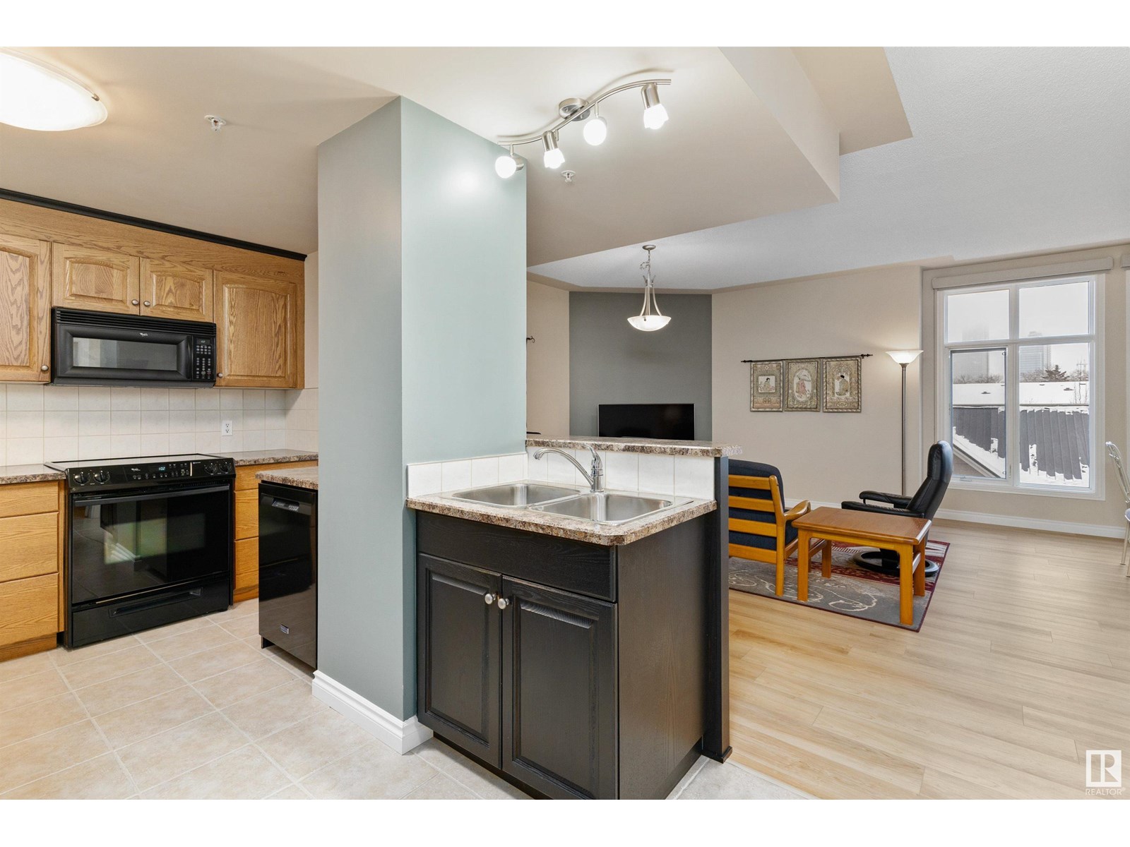 Photo 39 of 408 9020 Jasper Av Nw, Edmonton AB
