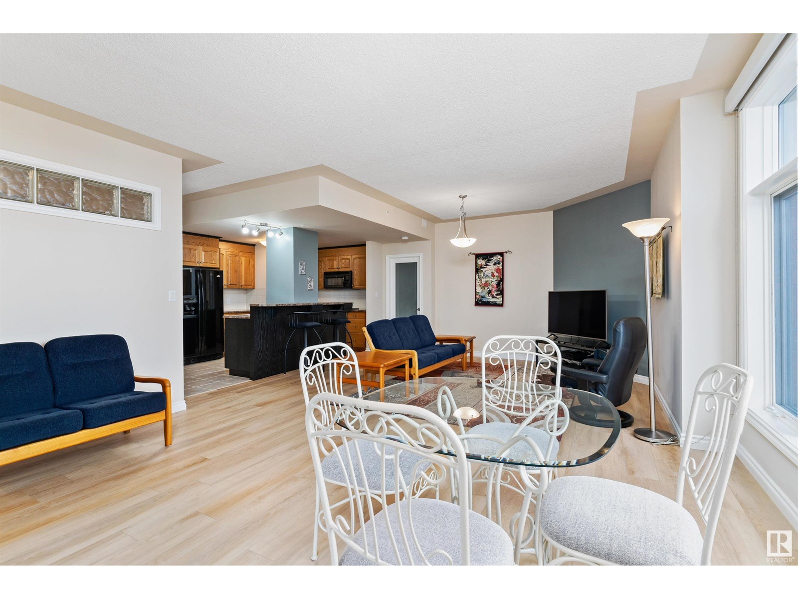 Photo 11 of 408 9020 Jasper Av Nw, Edmonton AB