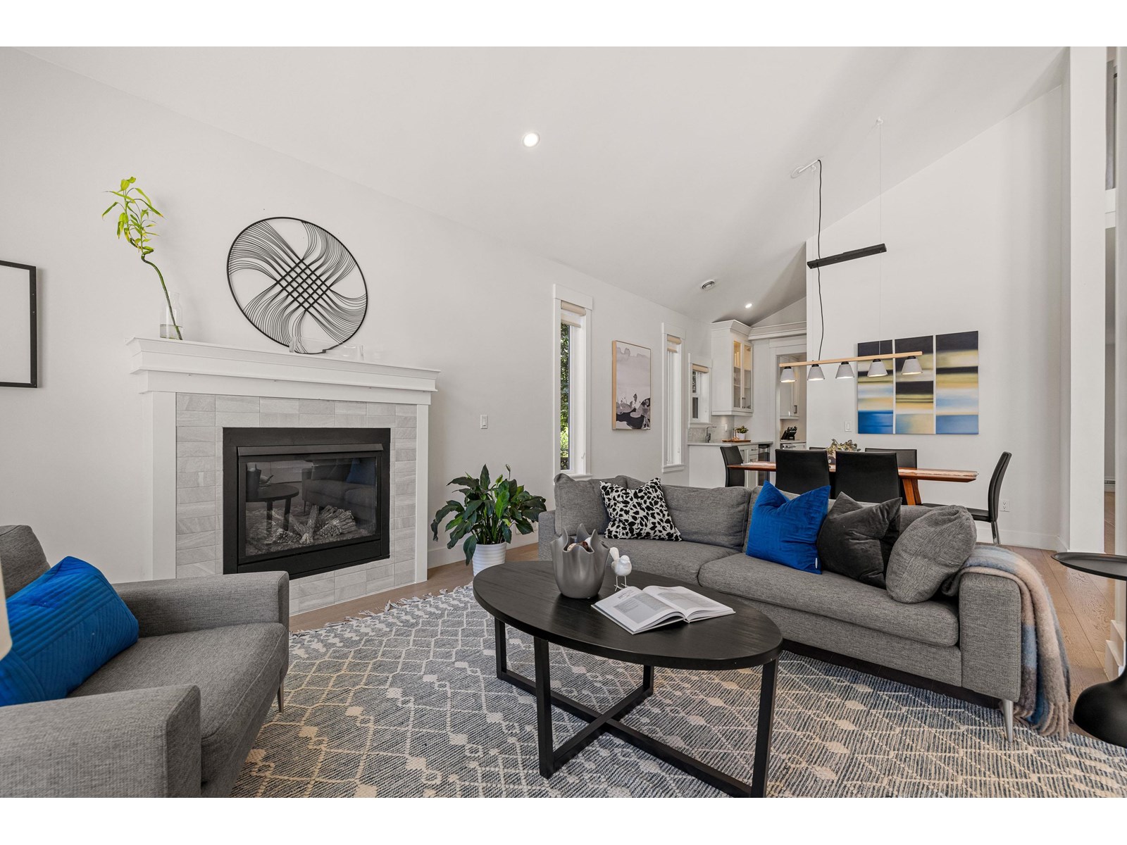 Photo 3 of 1571 136 Street, Surrey BC