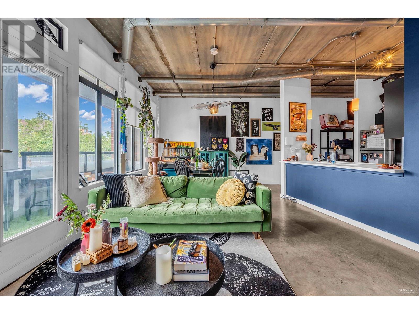 Photo 3 of 404 28 Powell Street, Vancouver BC