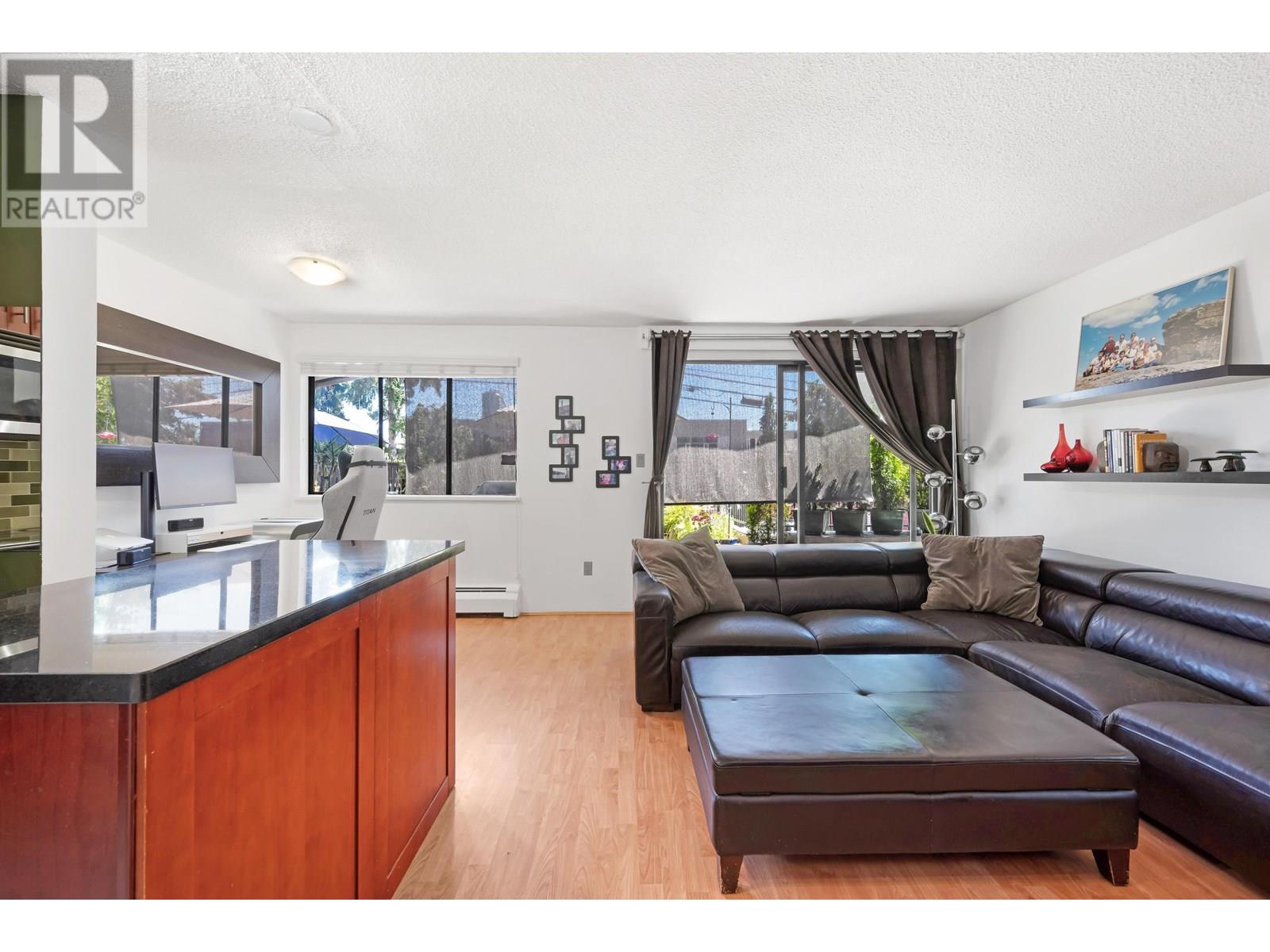 Photo 12 of 102 803 Queens Avenue, New Westminster BC