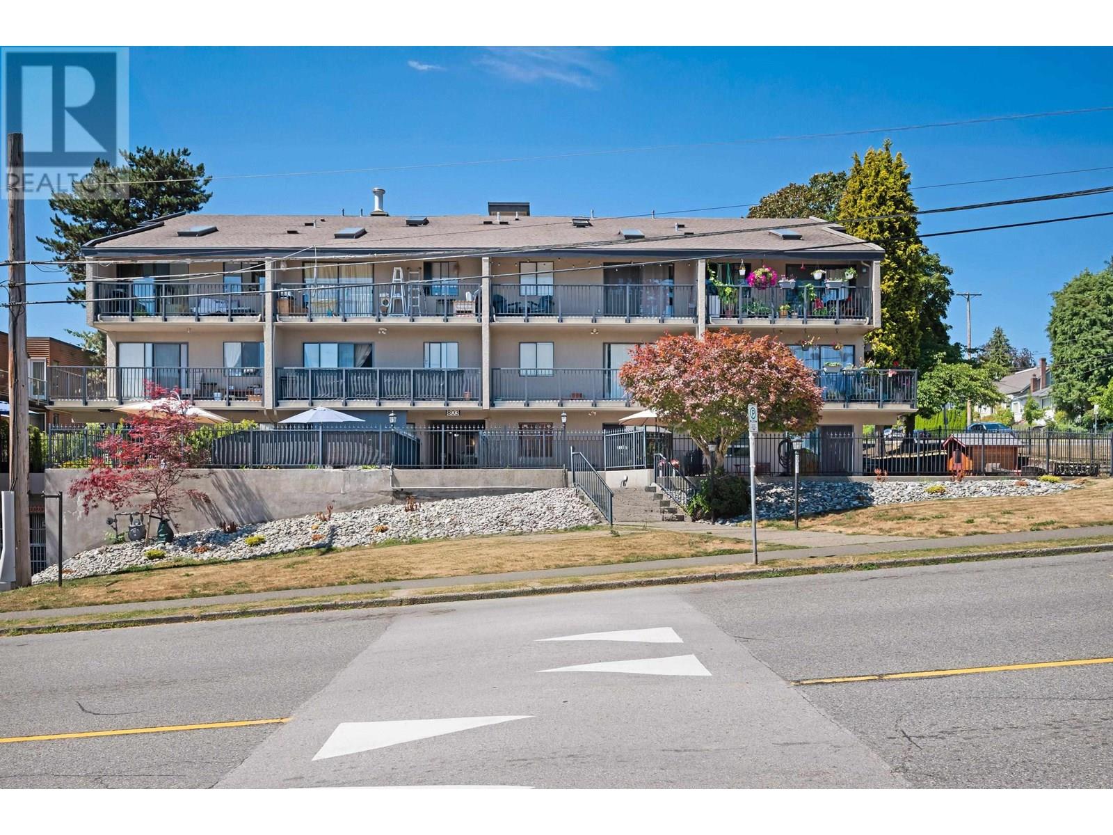 Photo 4 of 102 803 Queens Avenue, New Westminster BC
