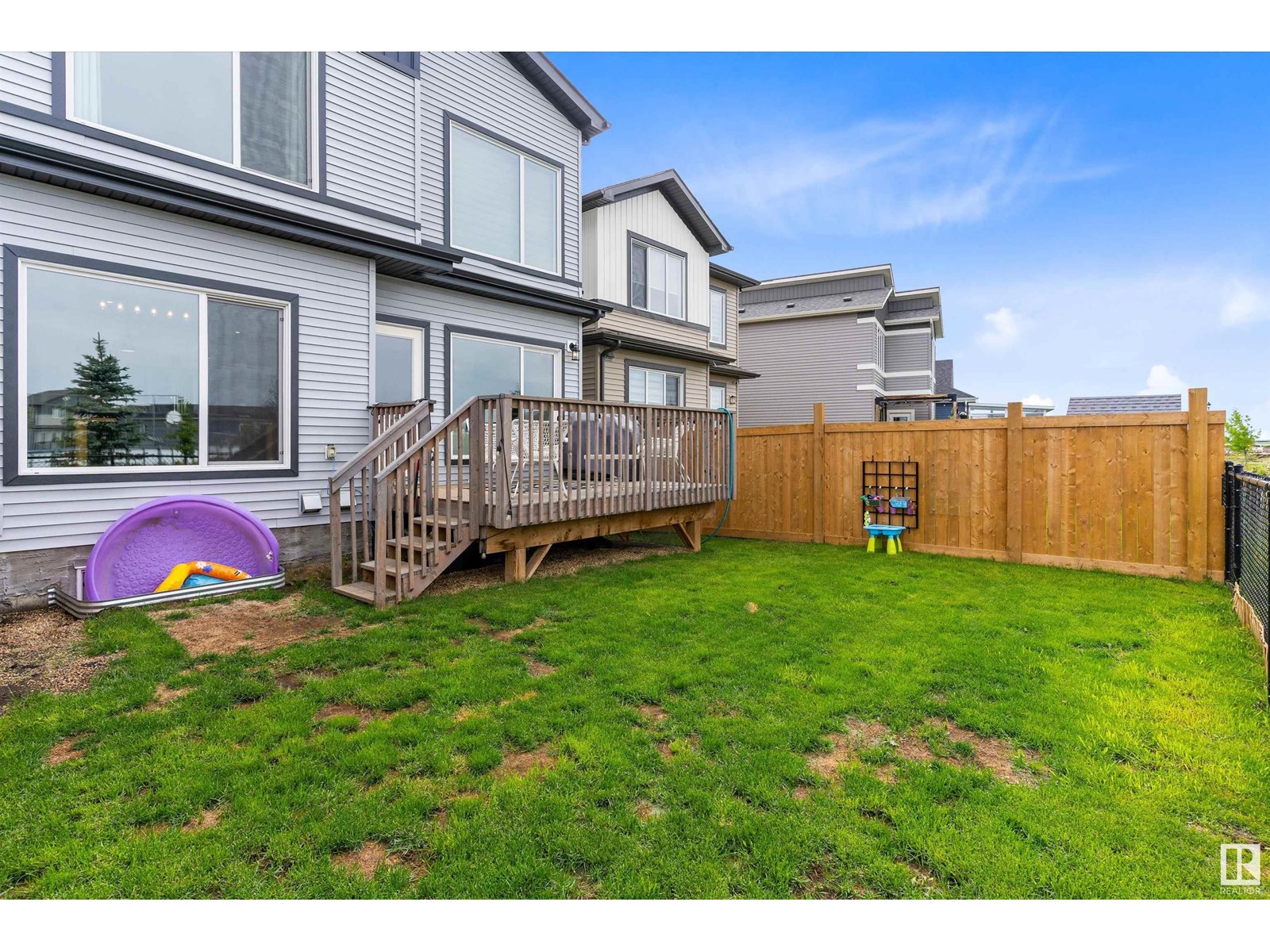 Photo 12 of 1028 Berg Pl, Leduc AB