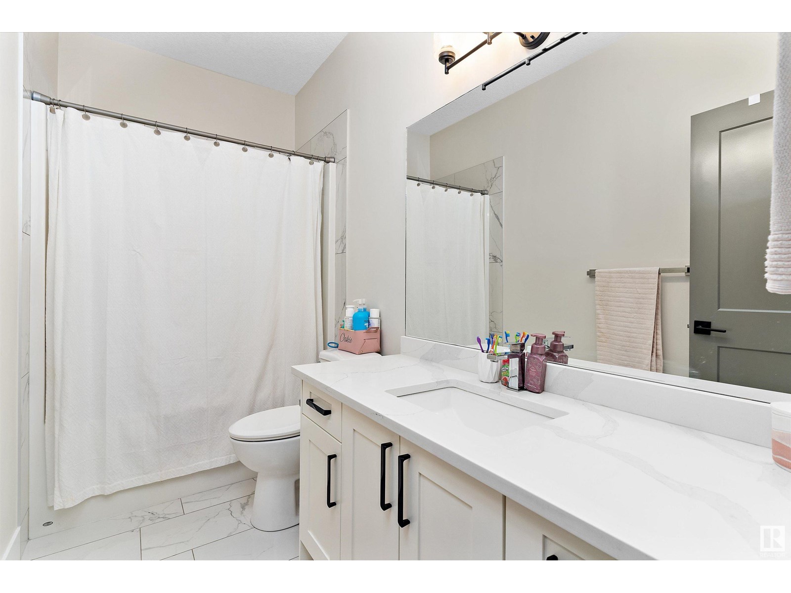 Photo 14 of 1028 Berg Pl, Leduc AB