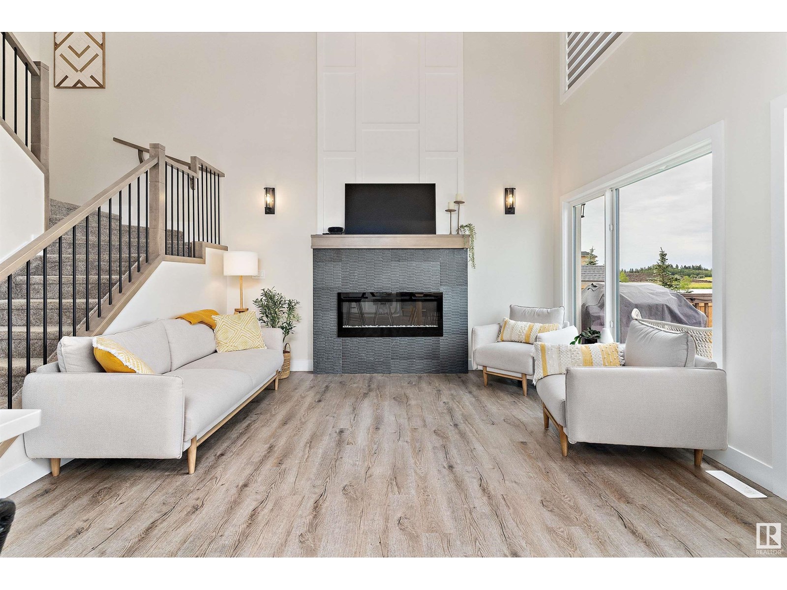 Photo 9 of 1028 Berg Pl, Leduc AB