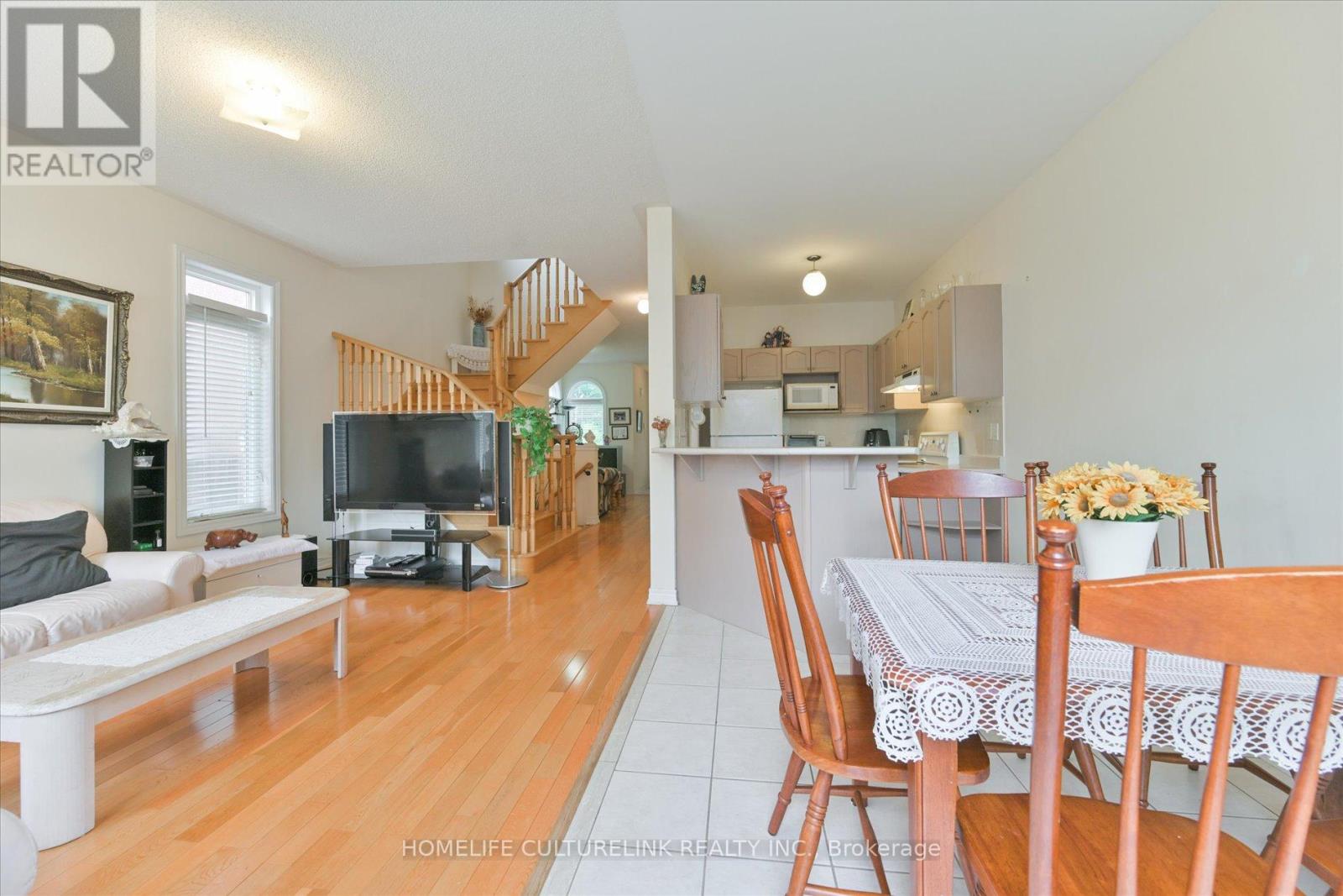 Photo 22 of 208 Cabernet Road, Vaughan ON