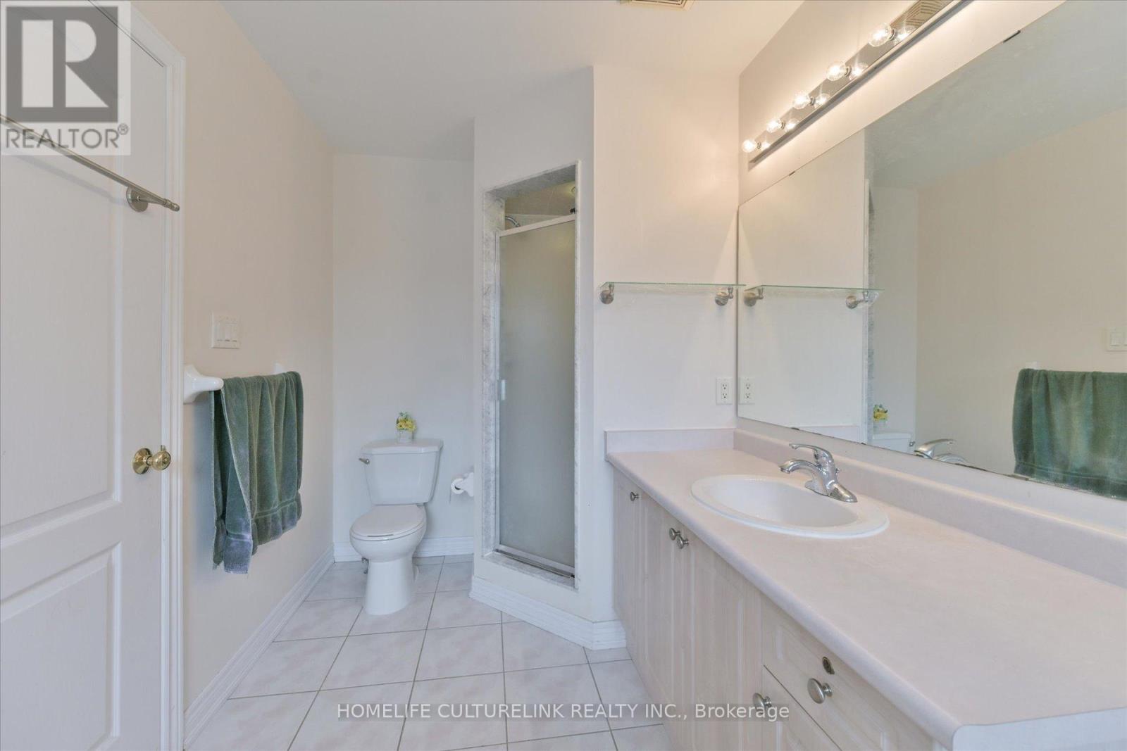 Photo 13 of 208 Cabernet Road, Vaughan ON