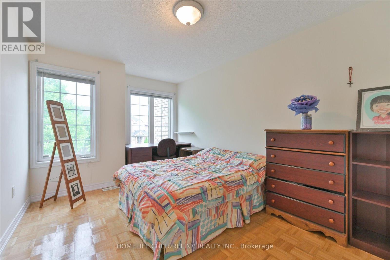 Photo 18 of 208 Cabernet Road, Vaughan ON