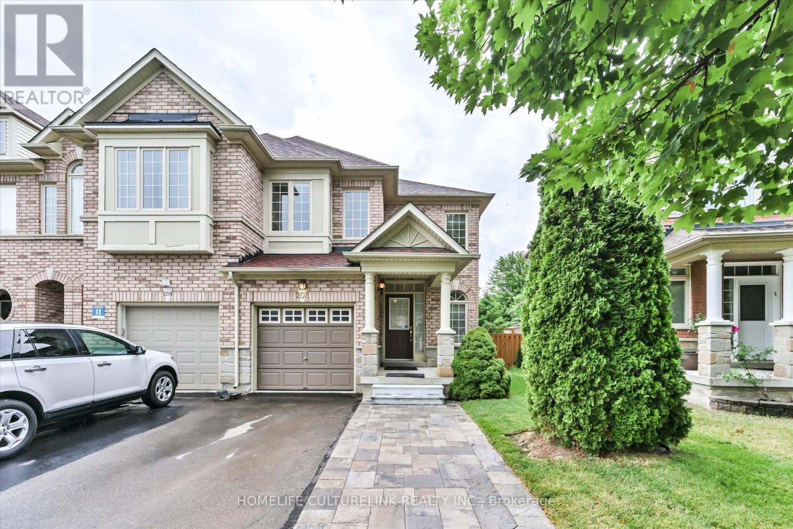 Photo 7 of 208 Cabernet Road, Vaughan ON