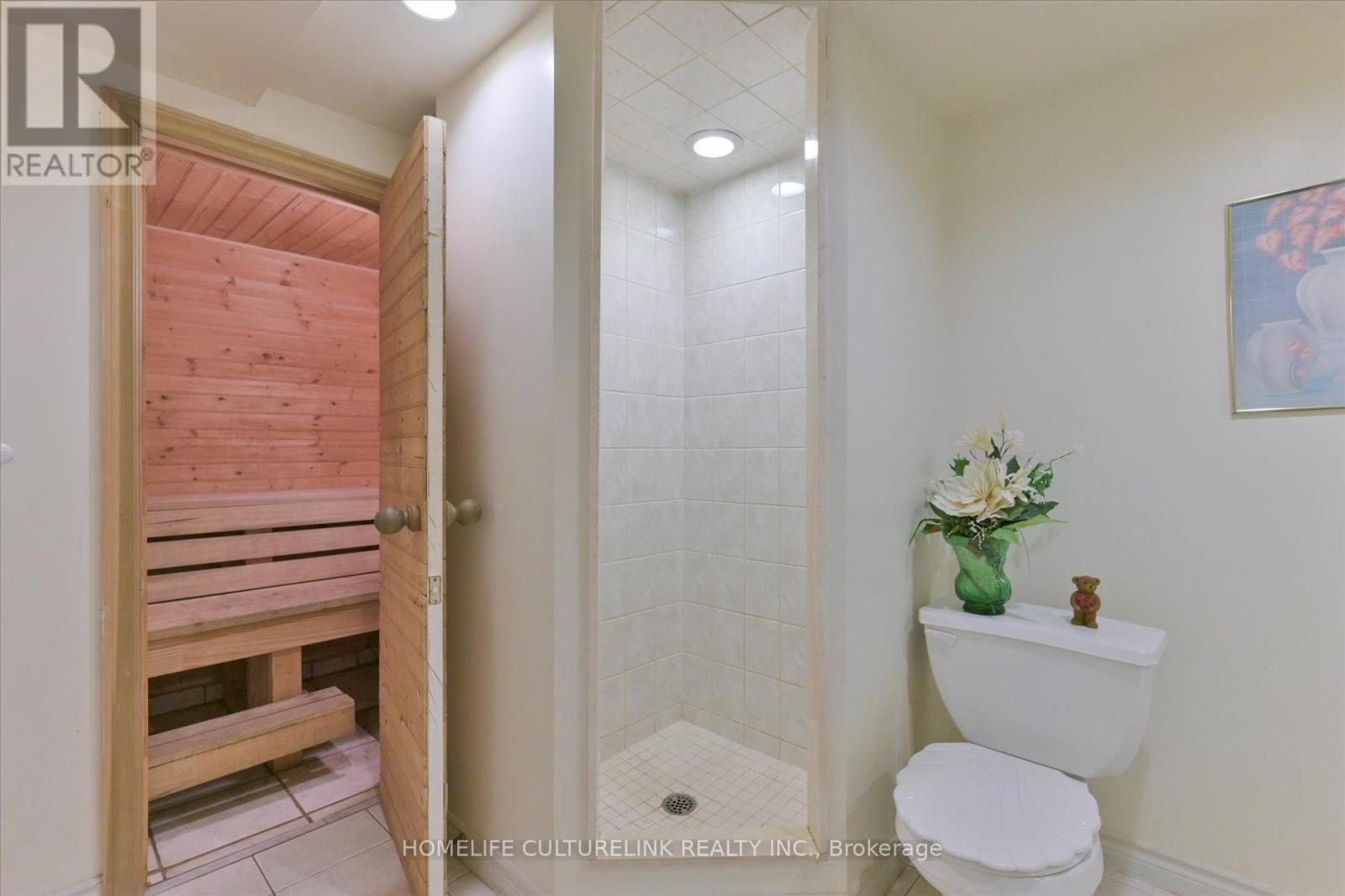 Photo 17 of 208 Cabernet Road, Vaughan ON