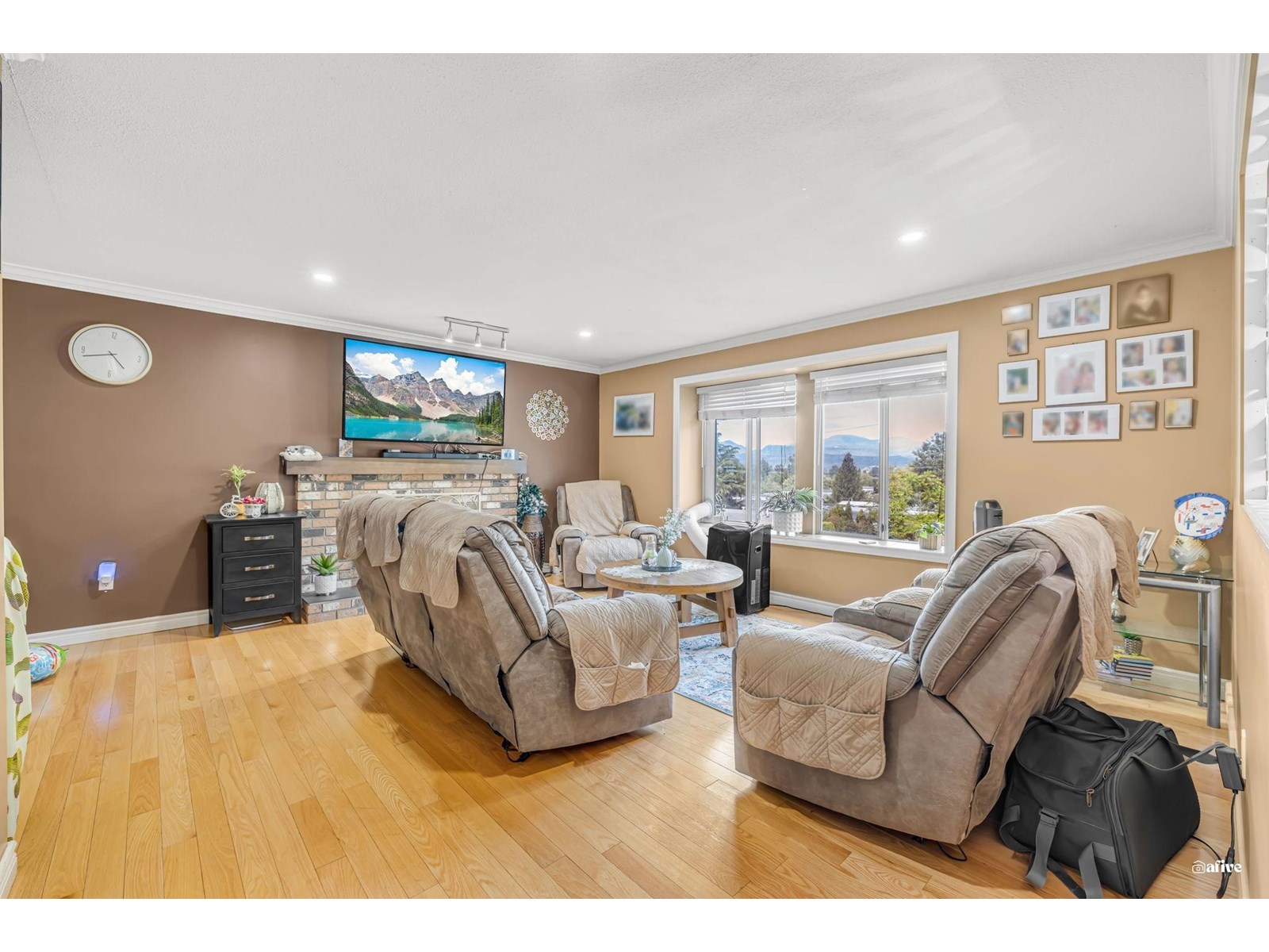 Photo 12 of 3271 Horn Street, Abbotsford BC
