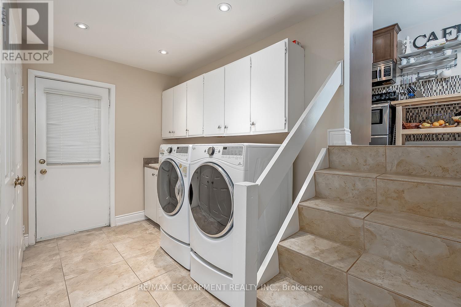 Photo 36 of 275 Alexander Court, Burlington ON