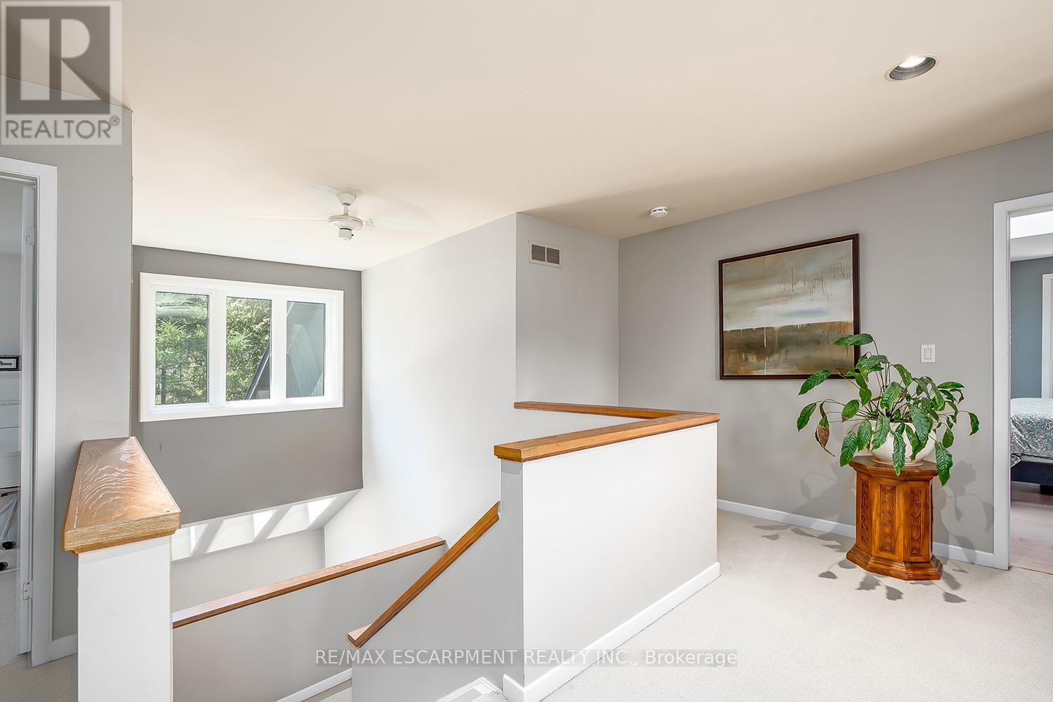 Photo 20 of 275 Alexander Court, Burlington ON