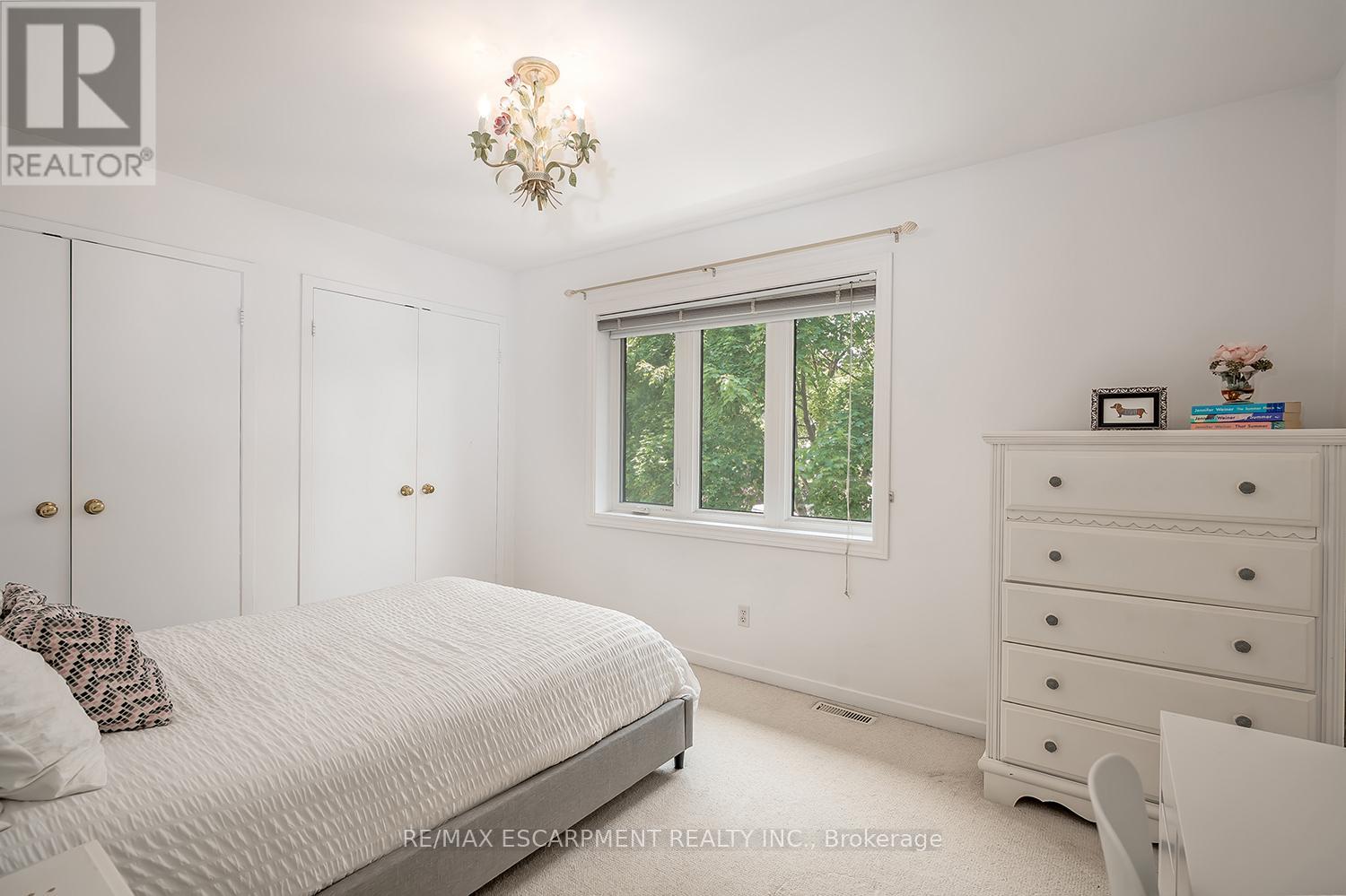 Photo 24 of 275 Alexander Court, Burlington ON