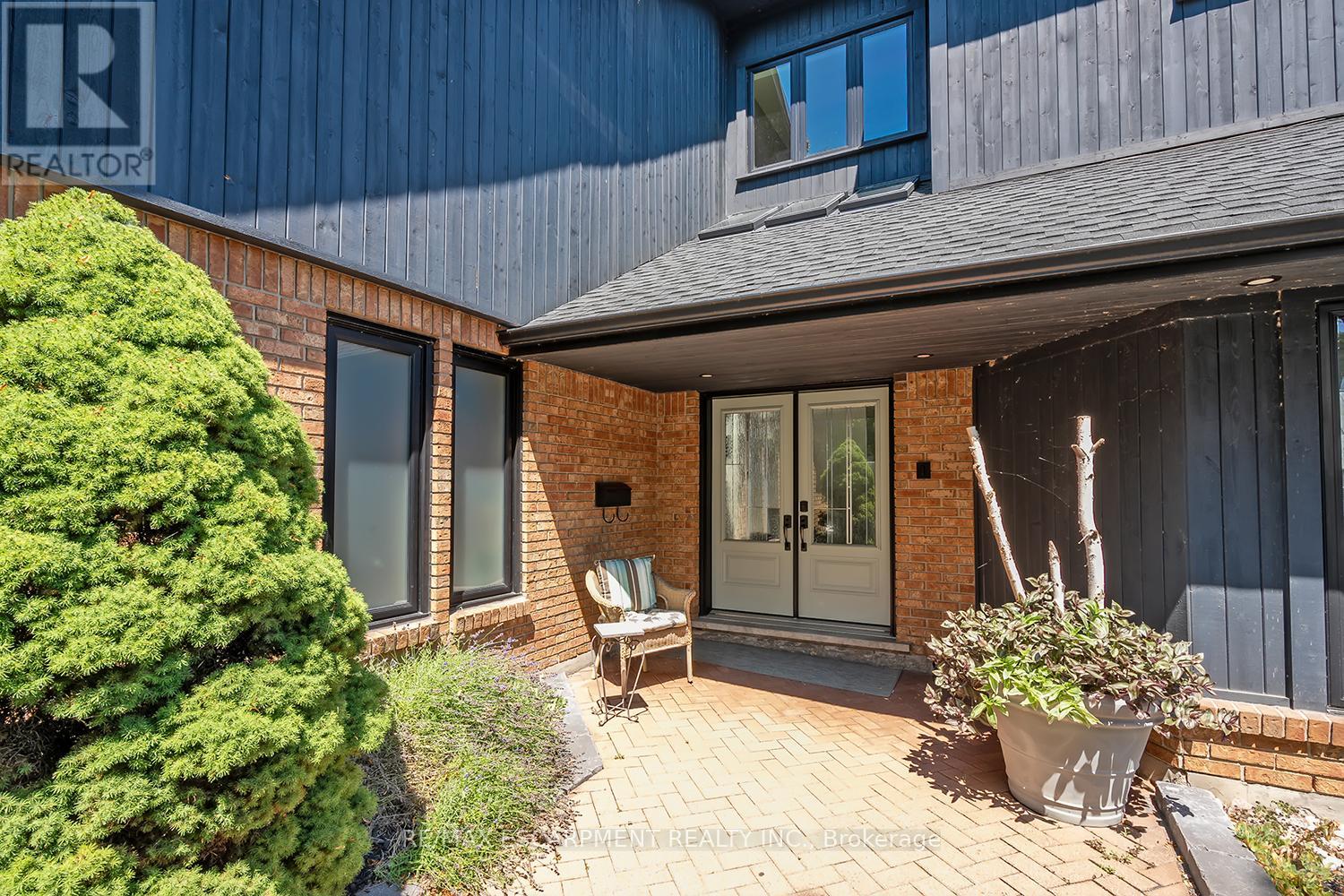 Photo 39 of 275 Alexander Court, Burlington ON