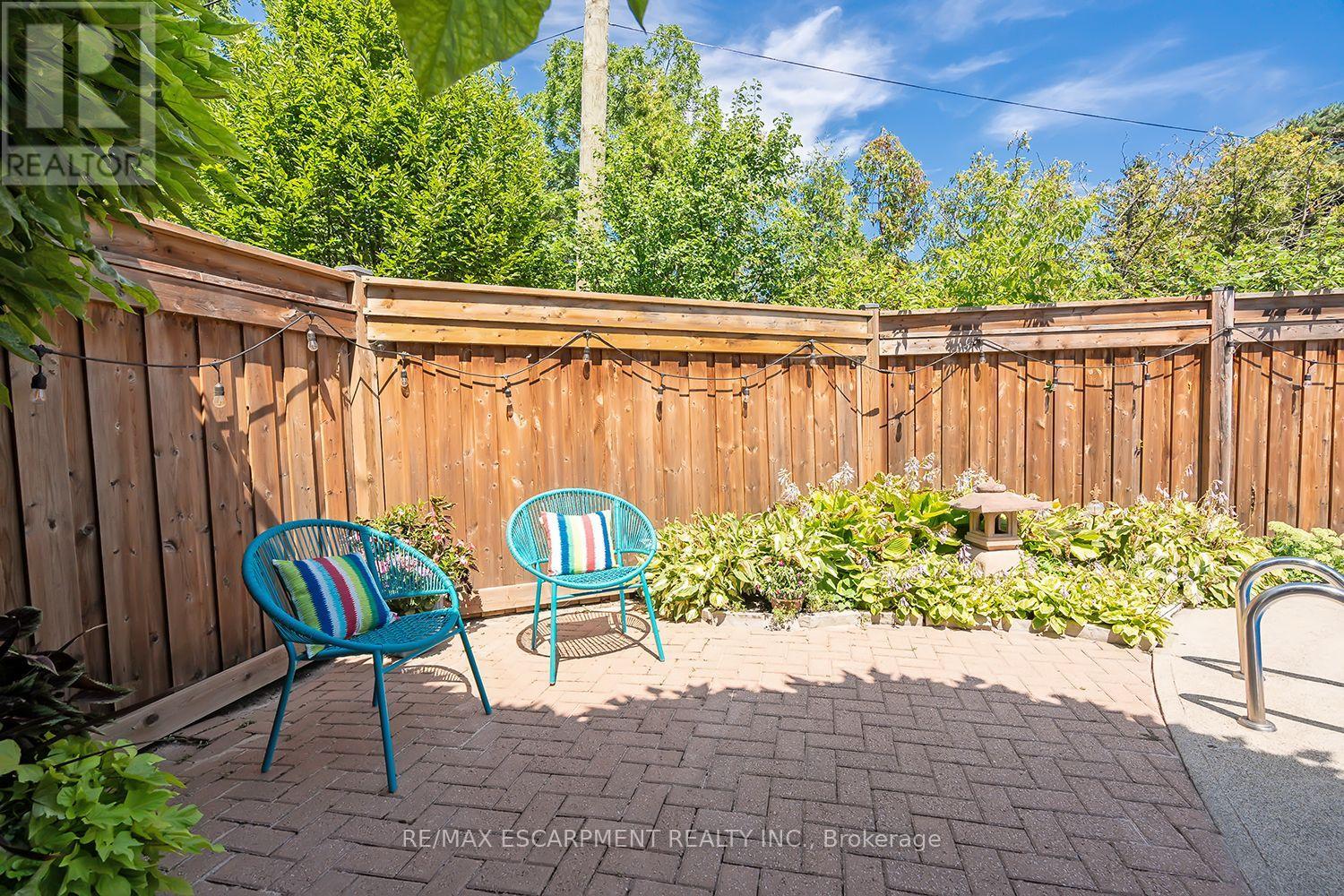 Photo 40 of 275 Alexander Court, Burlington ON