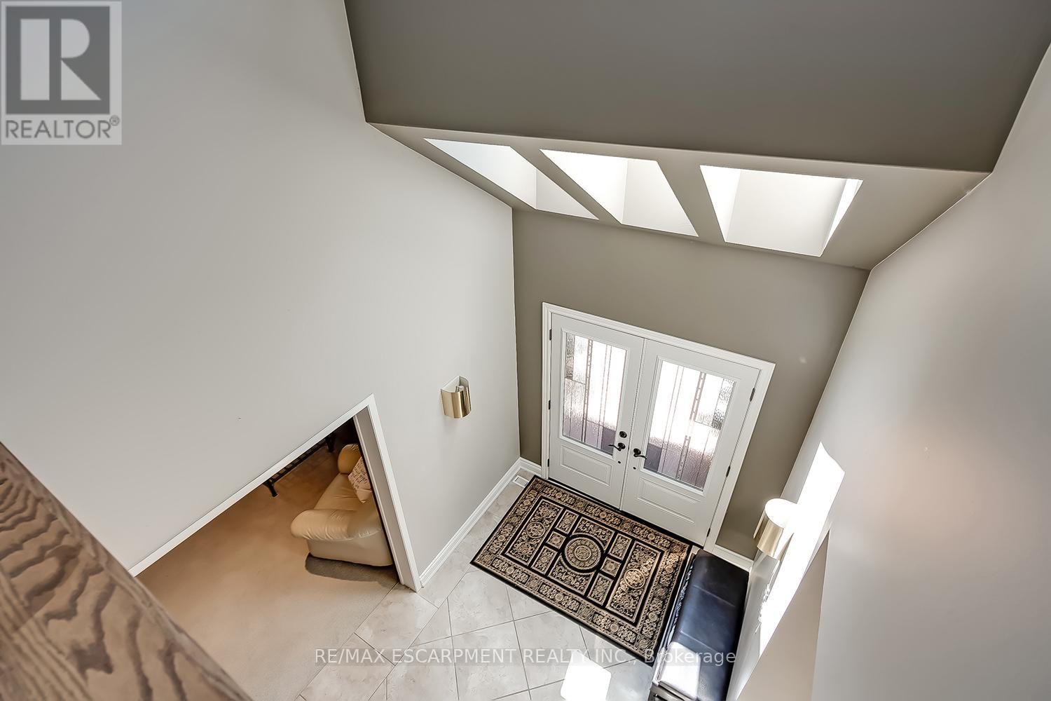 Photo 47 of 275 Alexander Court, Burlington ON