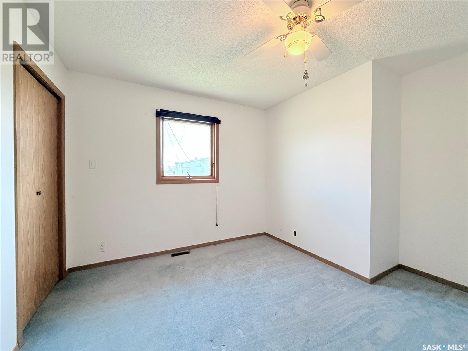 Photo 11 of 100 1st Avenue N, Lucky Lake SK