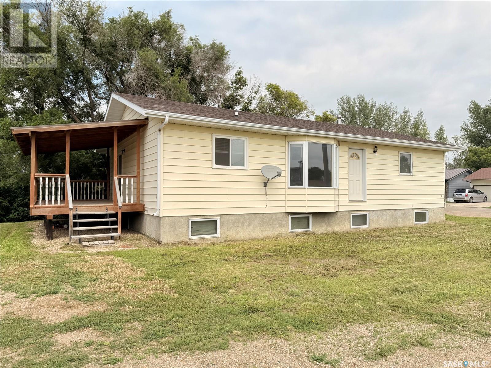 Photo 27 of 100 1st Avenue N, Lucky Lake SK