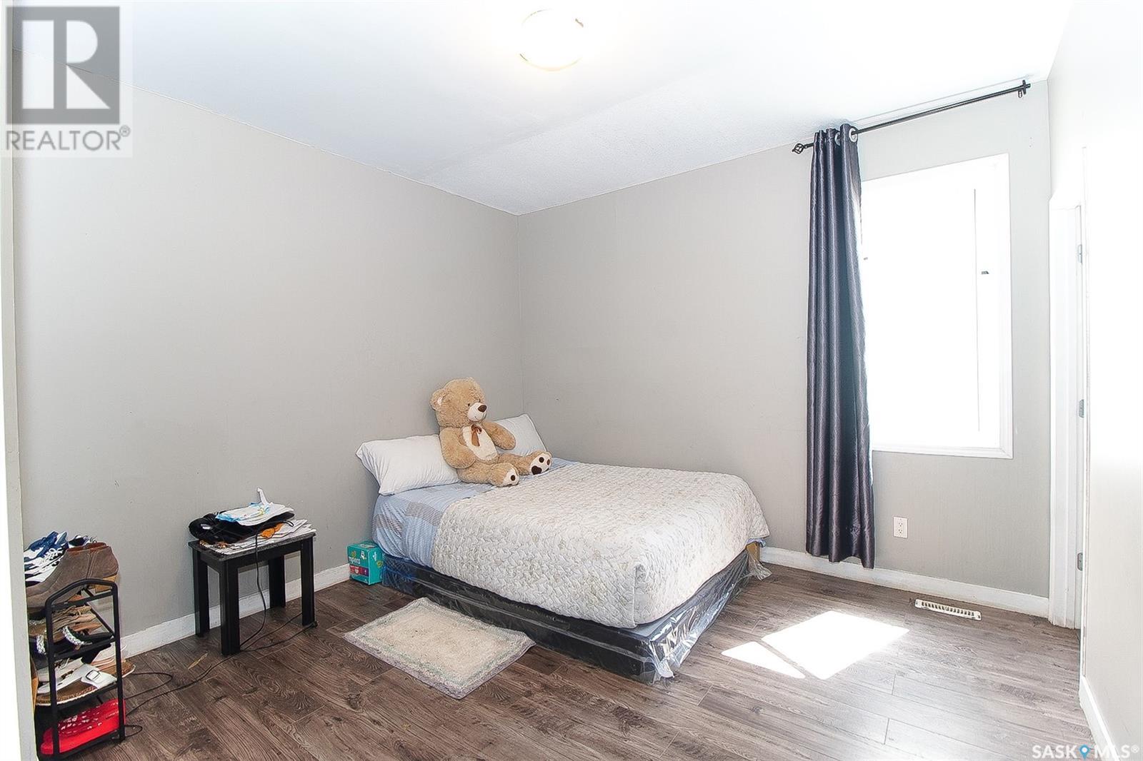 Photo 11 of 1352 Angus Street, Regina SK