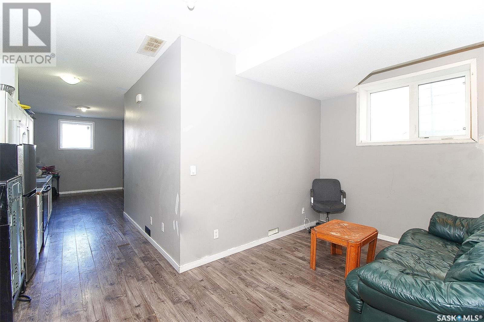 Photo 12 of 1352 Angus Street, Regina SK