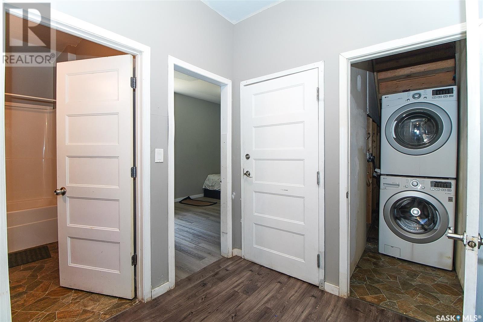 Photo 9 of 1352 Angus Street, Regina SK