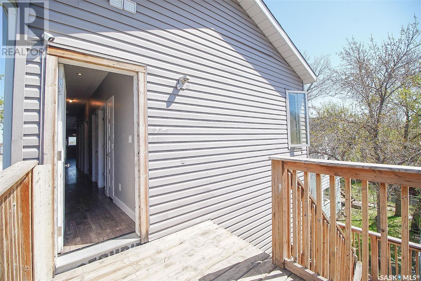 Photo 8 of 1352 Angus Street, Regina SK