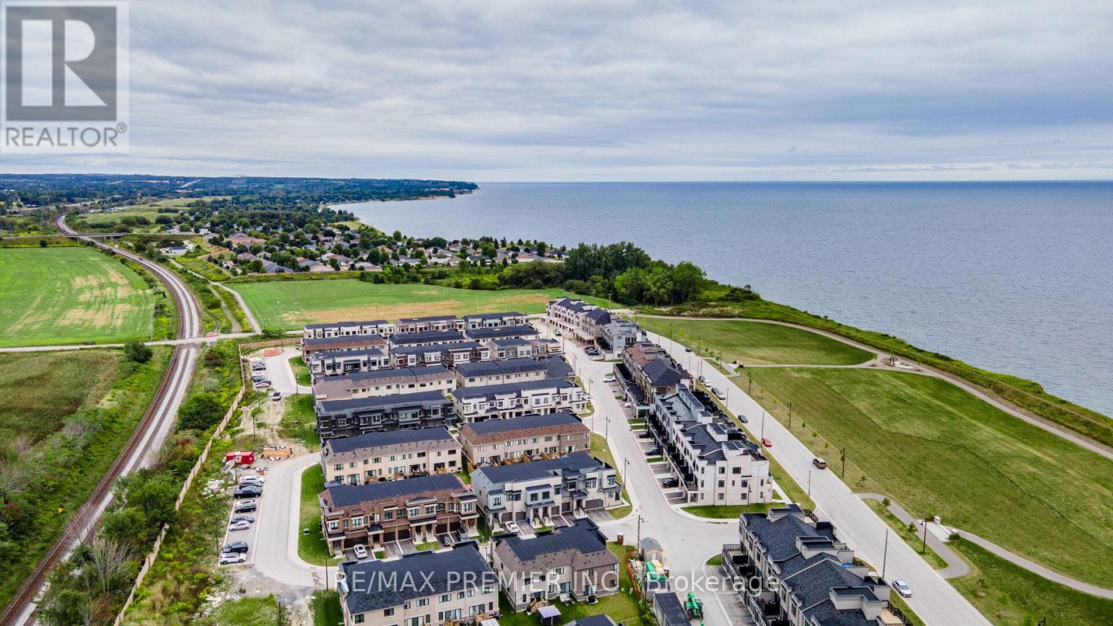 Photo 18 of 30 A Lookout Drive, Clarington ON