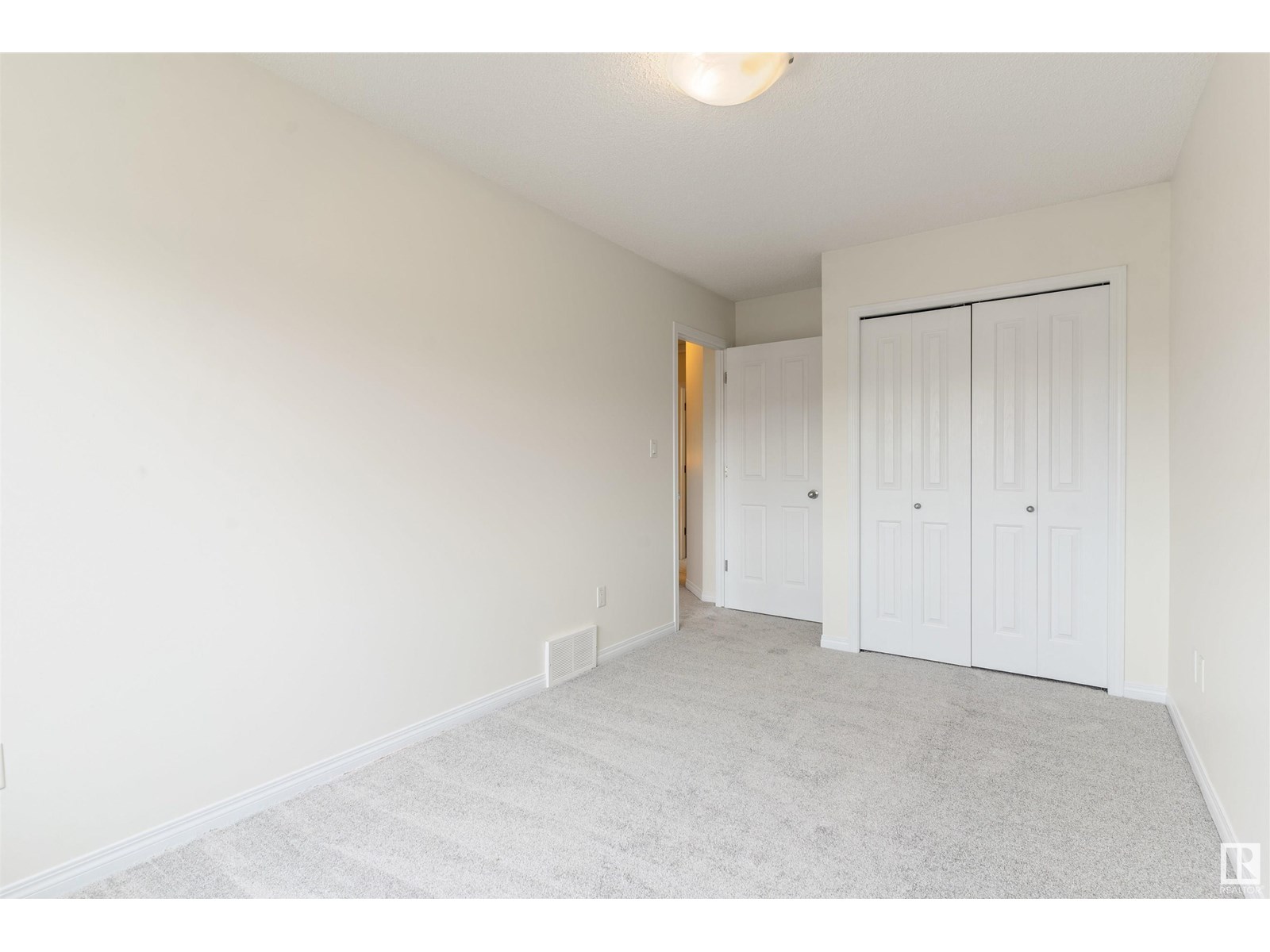 Photo 14 of 52 1030 Chappelle Bv Sw, Edmonton AB