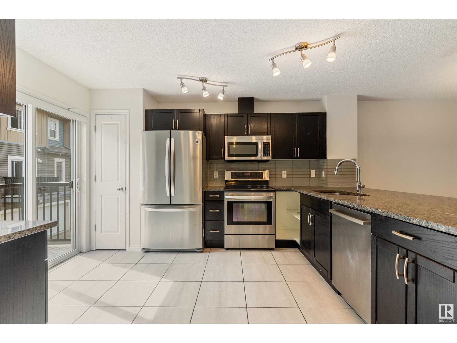 Photo 5 of 52 1030 Chappelle Bv Sw, Edmonton AB