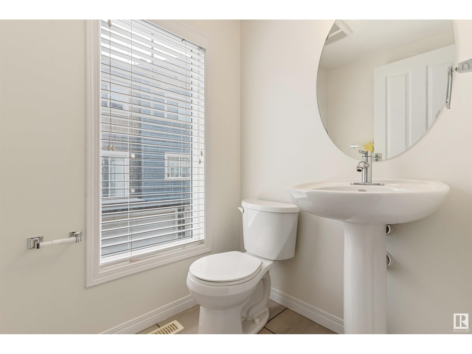 Photo 3 of 52 1030 Chappelle Bv Sw, Edmonton AB
