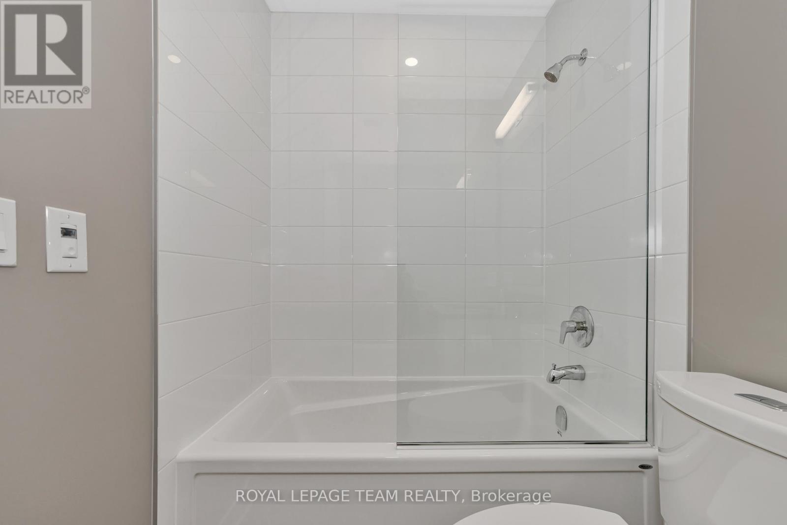 Photo 11 of 306 360 Deschatelets Avenue, Ottawa ON