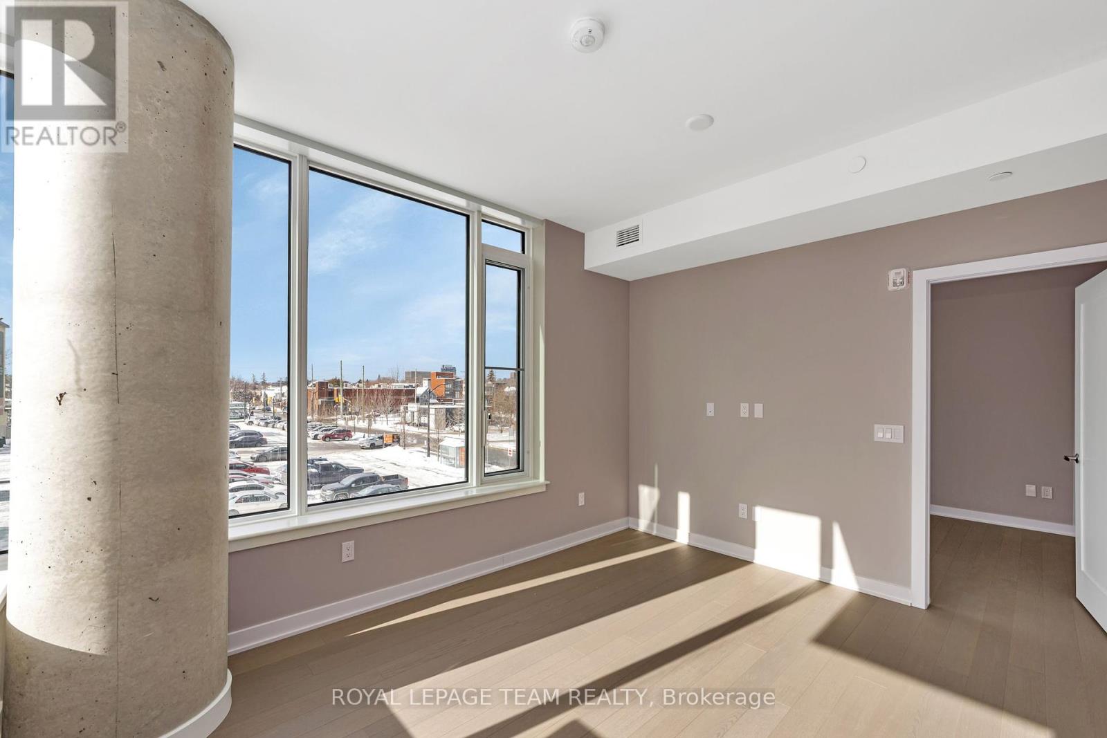 Photo 9 of 306 360 Deschatelets Avenue, Ottawa ON