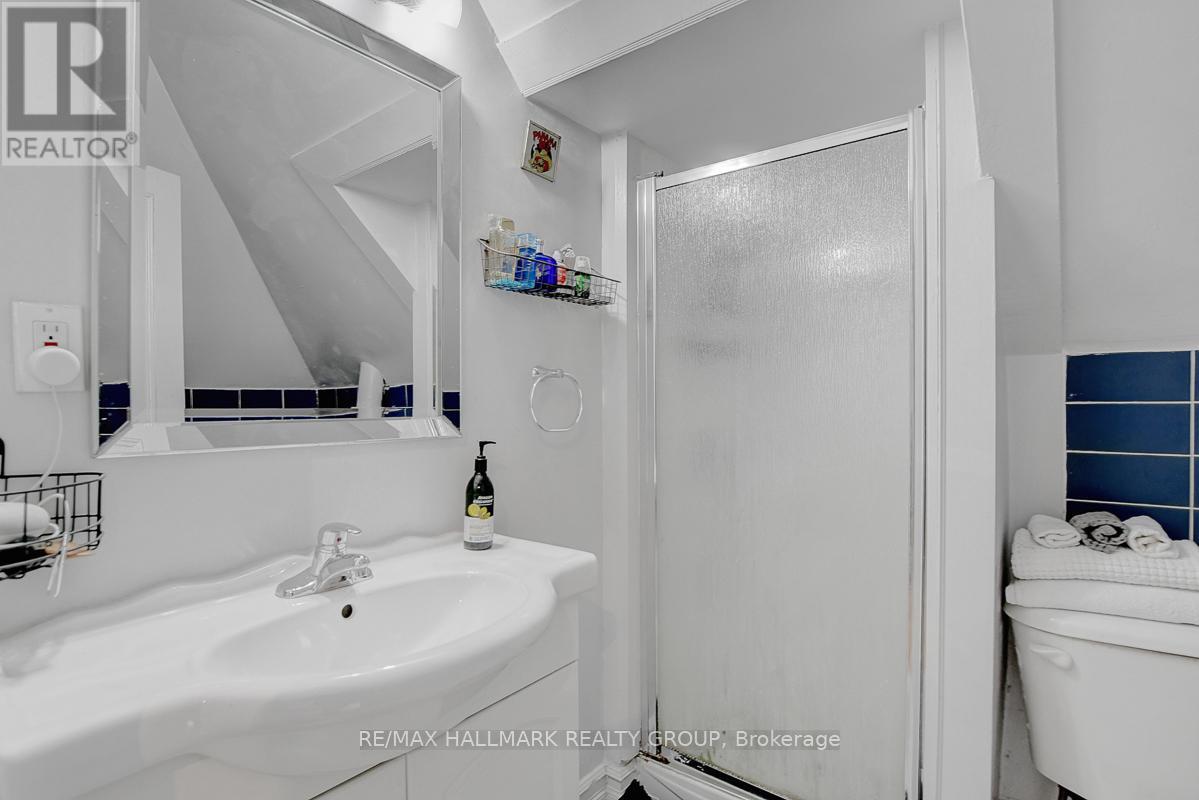 Photo 24 of 120 Strathcona Avenue, Ottawa ON