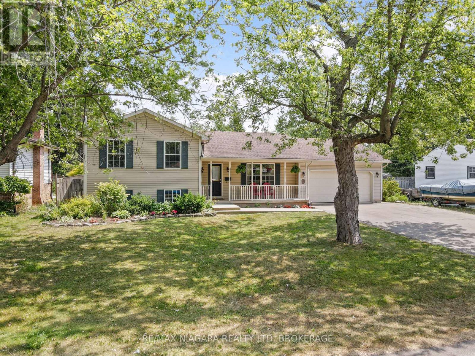 Photo 3 of 630 Scott Avenue, Fort Erie ON