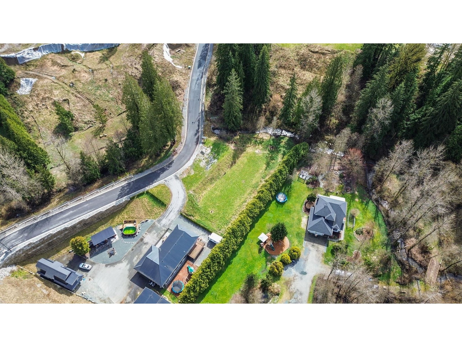 Photo 4 of 9479 Plateau Place, Mission BC