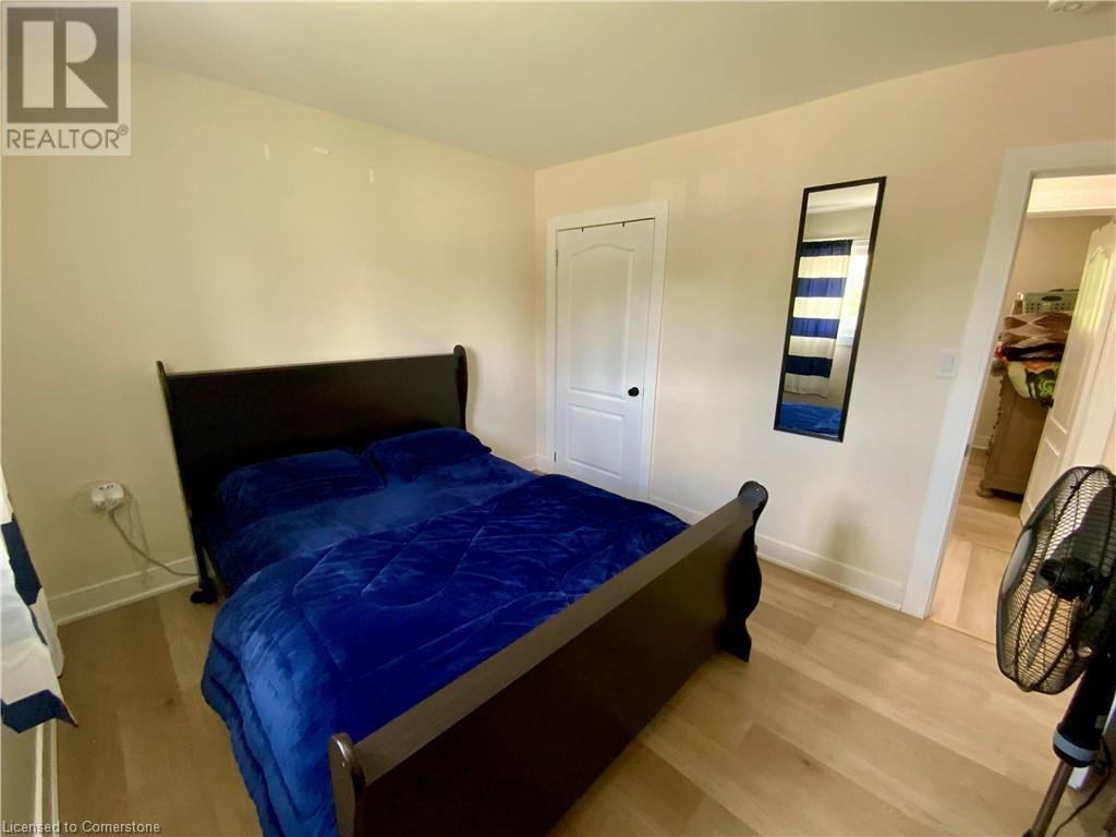 Photo 11 of 755 Drury Lane, Burlington ON