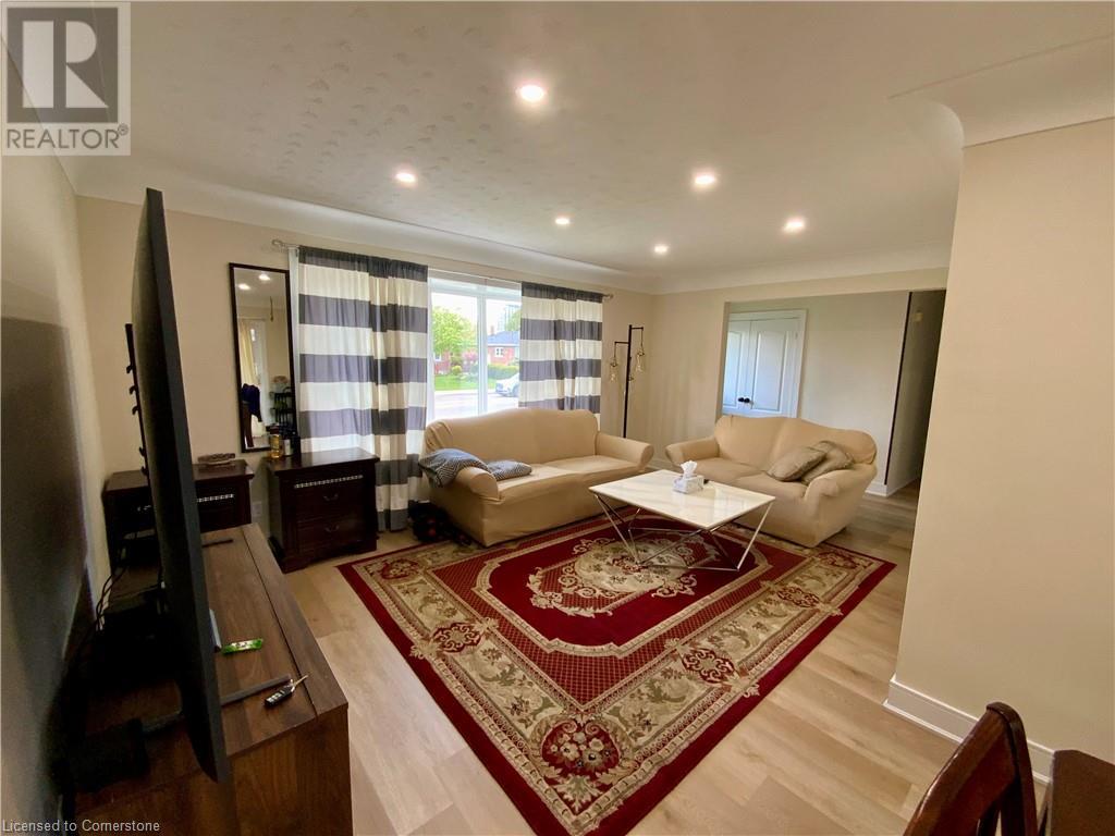 Photo 3 of 755 Drury Lane, Burlington ON