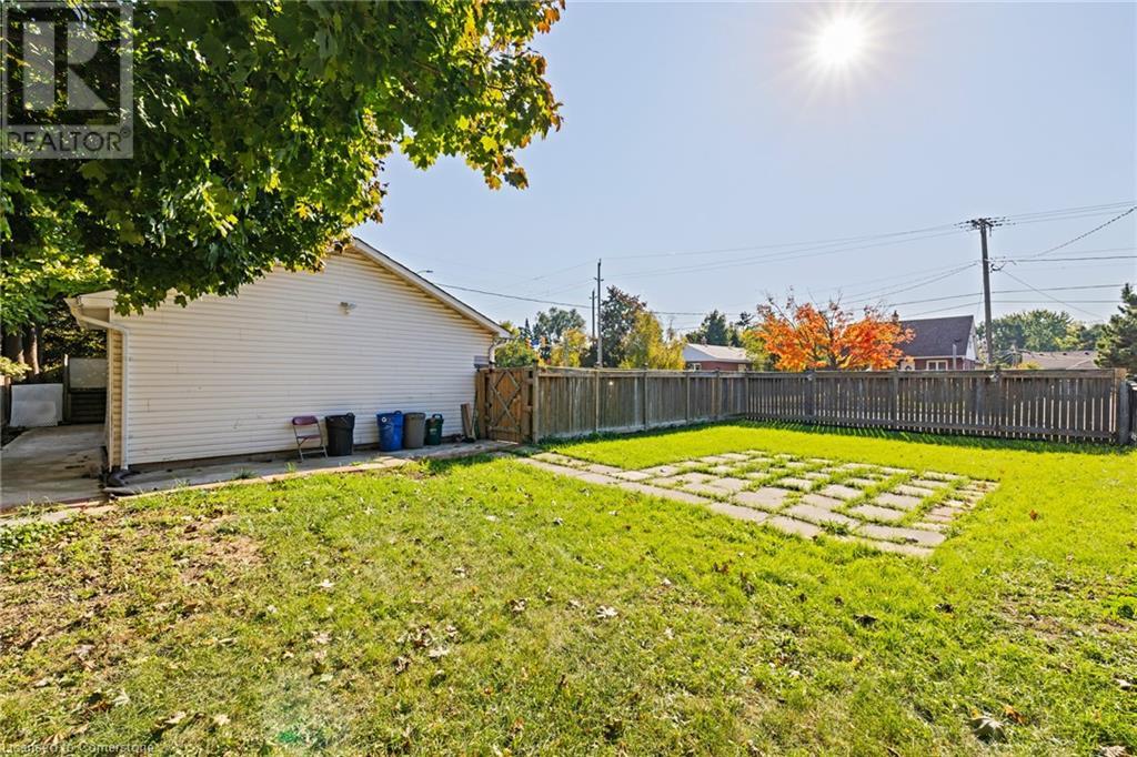 Photo 14 of 755 Drury Lane, Burlington ON