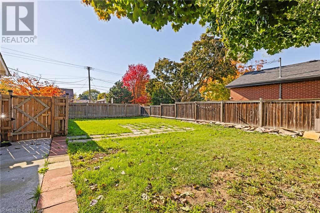 Photo 15 of 755 Drury Lane, Burlington ON