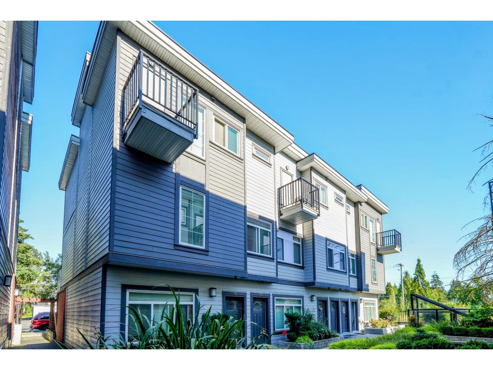 Photo 2 of 38 7247 140 Street, Surrey BC