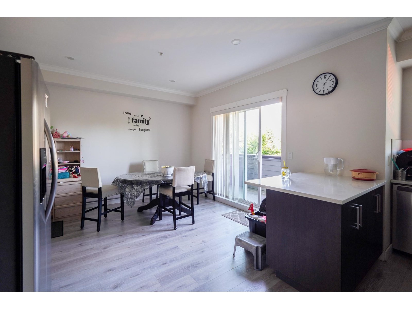 Photo 8 of 38 7247 140 Street, Surrey BC