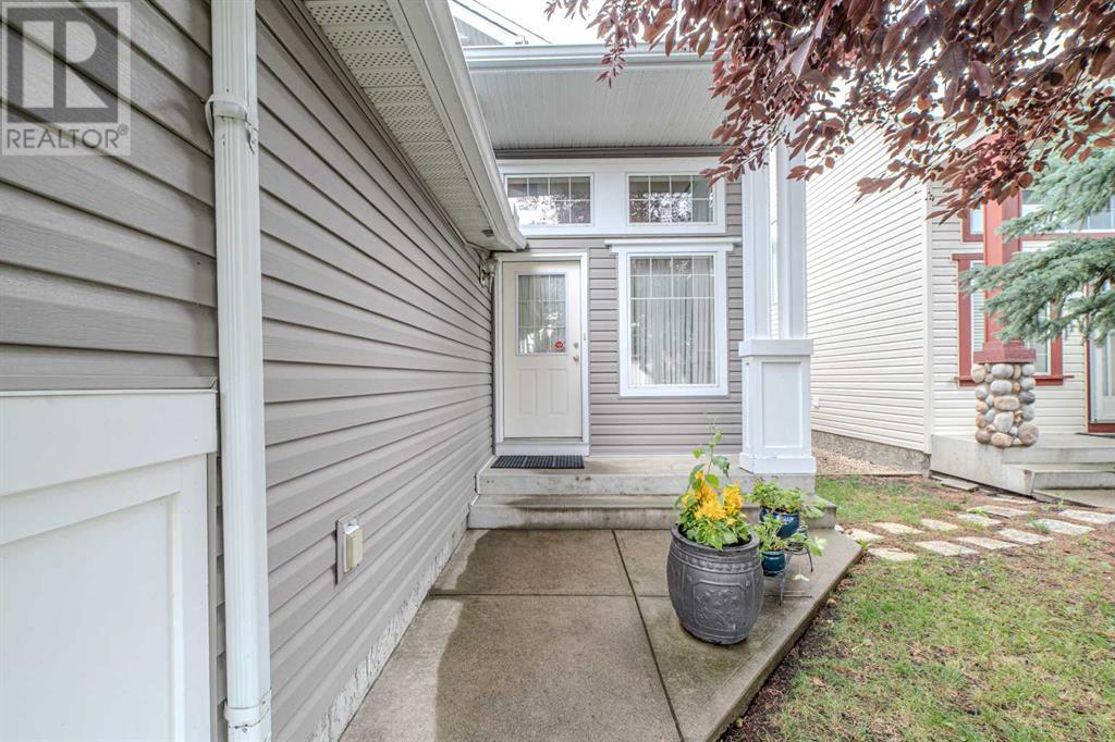 Single Family House for Sale in  Somerglen Common SW Somerset Calgary 