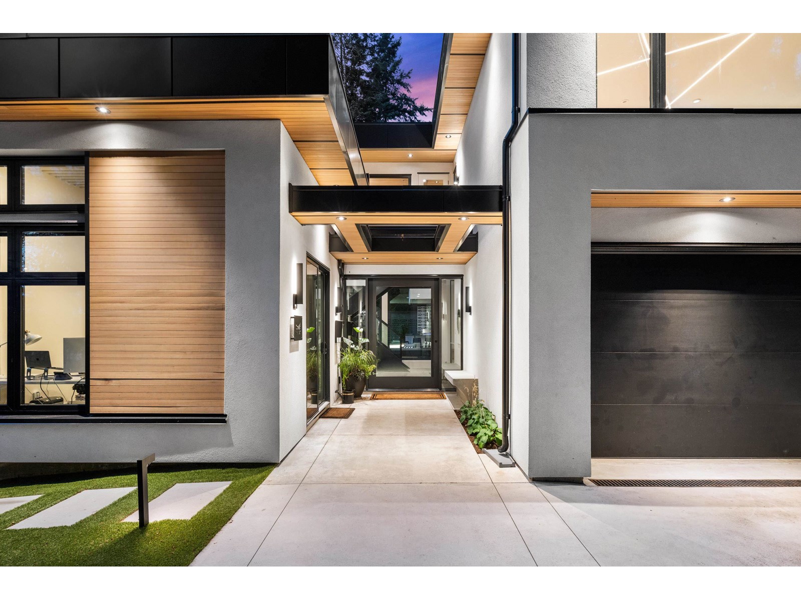 Photo 2 of 12605 15 A Avenue, Surrey BC