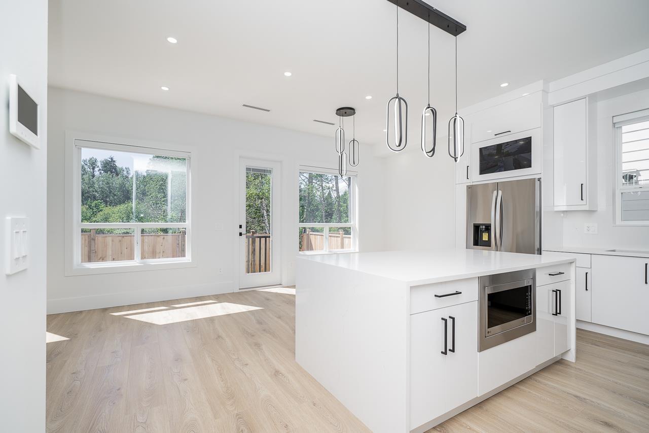 Photo 1 of 7515 205 Street, Langley BC