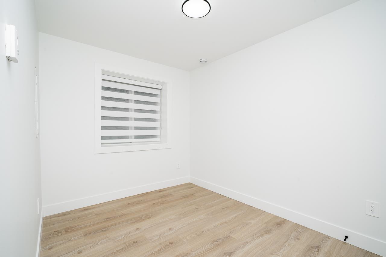 Photo 27 of 7515 205 Street, Langley BC