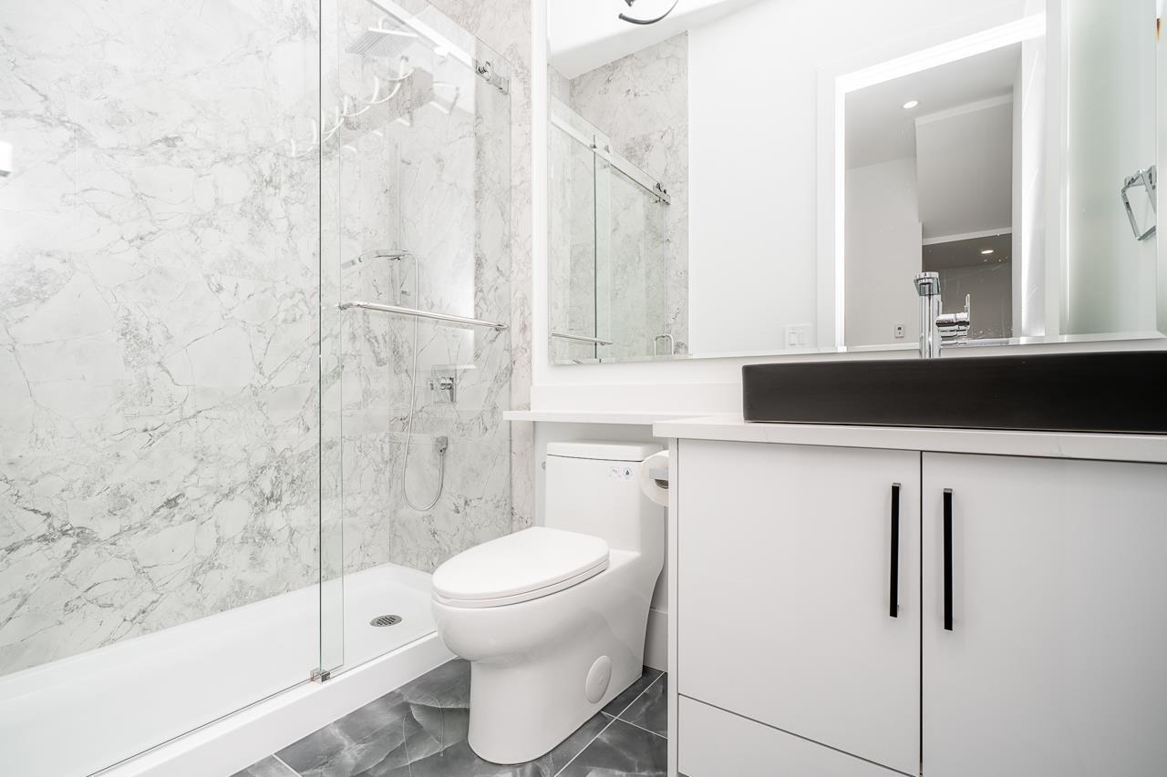 Photo 14 of 7515 205 Street, Langley BC