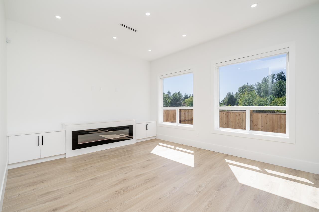 Photo 11 of 7515 205 Street, Langley BC